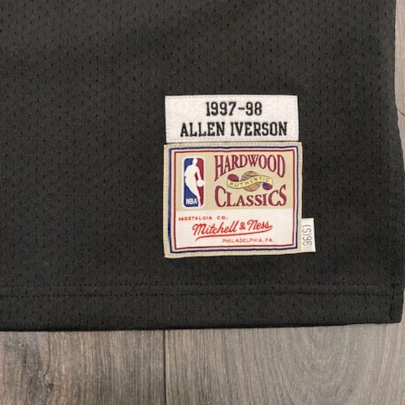Mitchell & Ness Authentic Allen Iverson Philadelphia 76ers Road 1997-98 Jersey - Picture 4 of 6